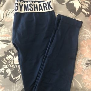 Gym shark leggings